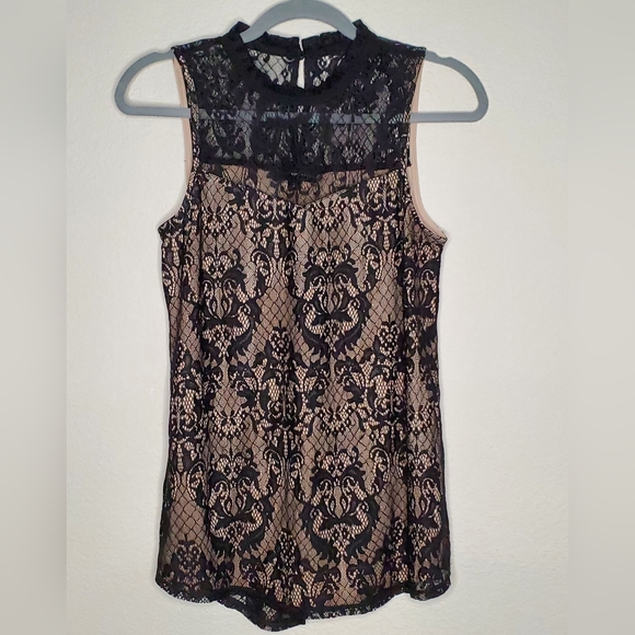 Fortune & Ivy Black Lace Overlay Top - Picture 2 of 10